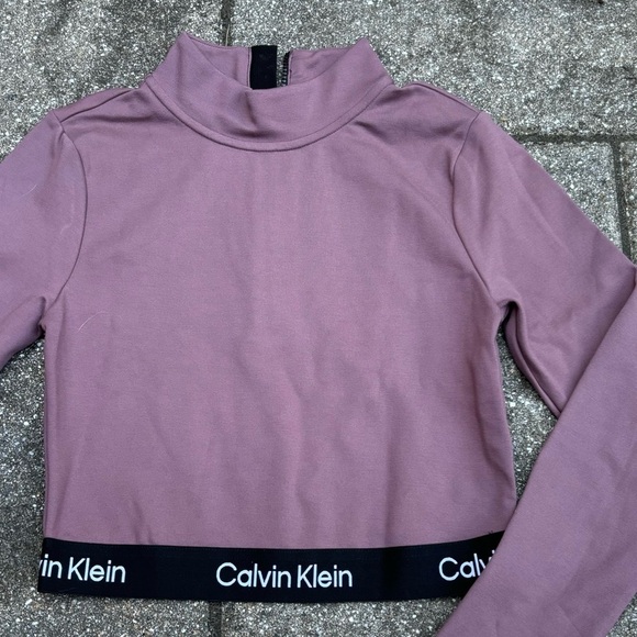Women’s sporty Calvin Klein Performance top. - Picture 5 of 9